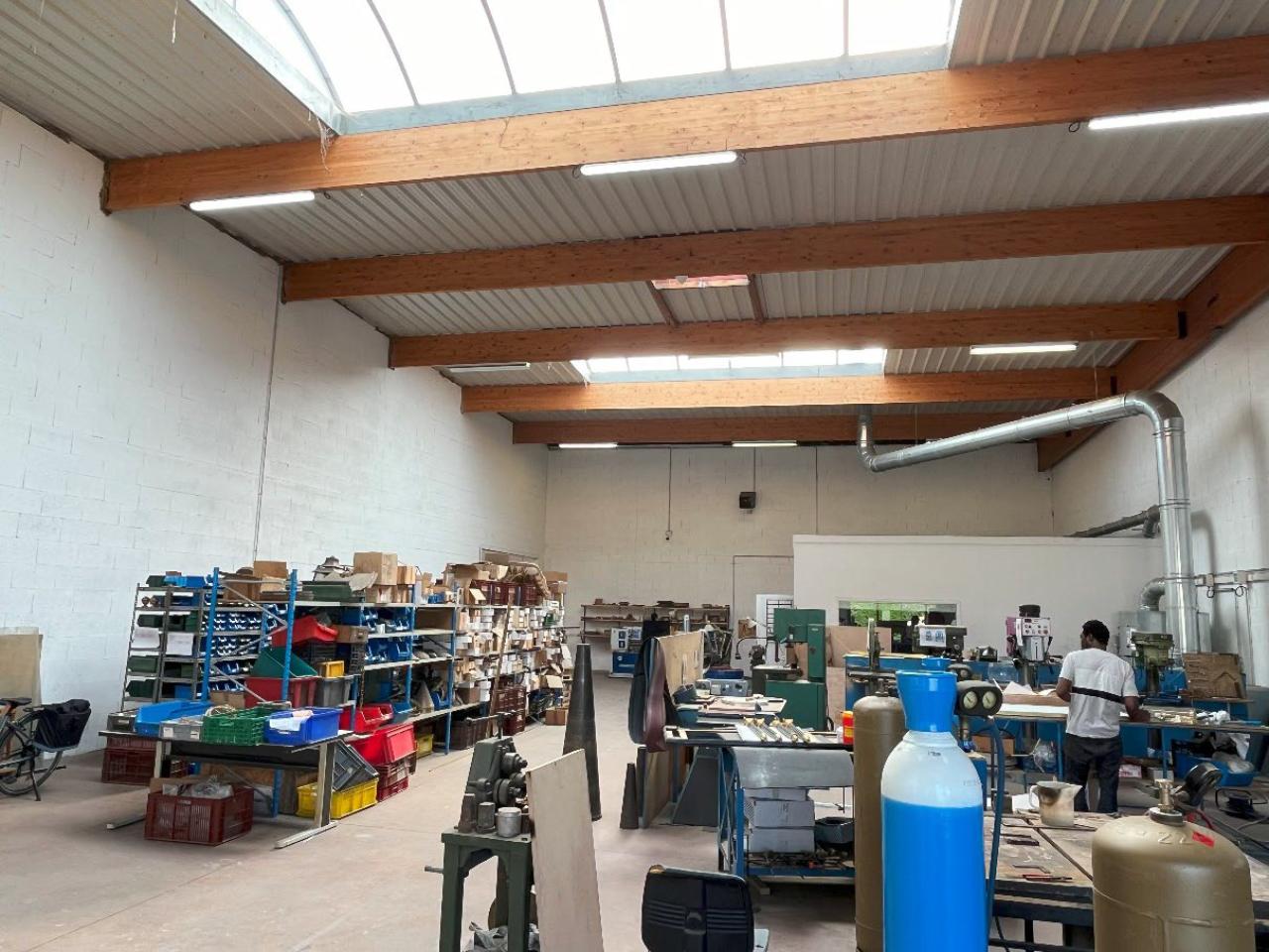 Local d'activité Décines-Charpieu 887m² Location local d'activité Décines-Charpieu Rhône OLACT2108906 4